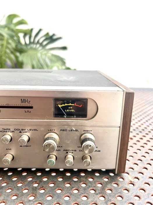 Amplificador integrado Akai AA-810DB