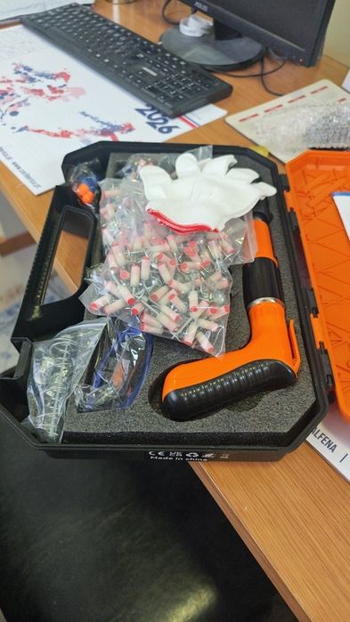 Pistola de pregos fulminante
