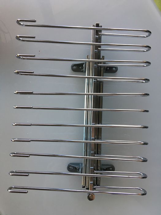 Cabide extensivel em inox para roupeiro