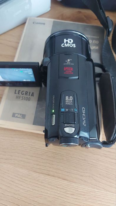 Відеокамера Canon IVIS HF S11