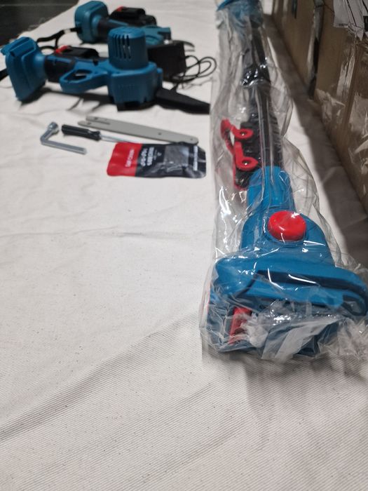 conjunto de ferramentas de poda sem fio, possivelmente um kit 3 em 1,