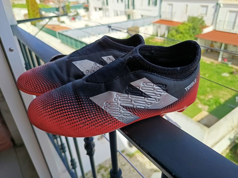 Chuteiras New Balance Tekela V3 Magique FG –37.5 Sem Atacadores