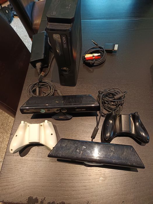 Vendo ou troco Xbox 360 vários acessórios