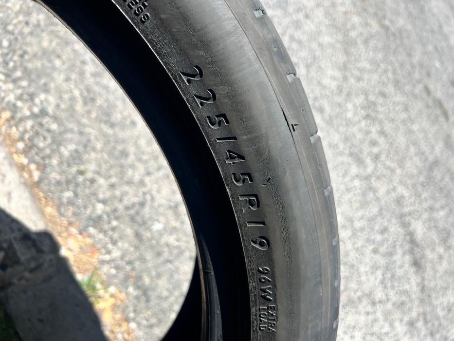 225/45/19 Dunlop 2 pneus