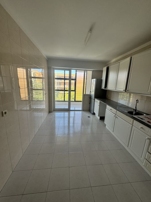 Apartamento T2 c/ Garagem