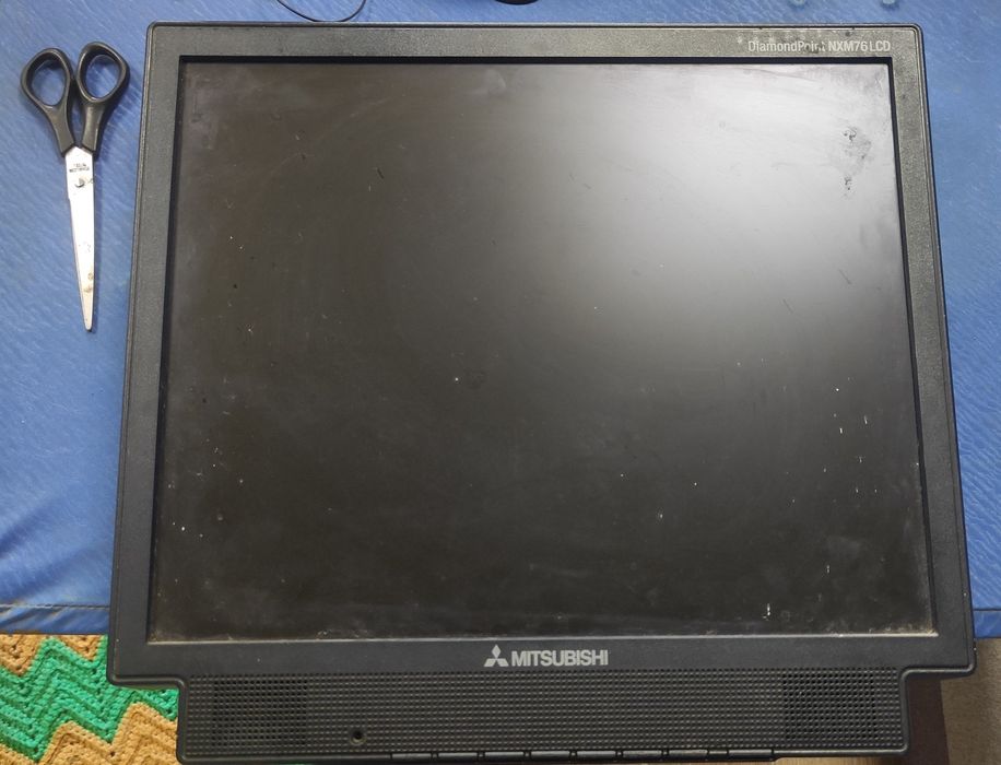 Mitsubishi DiamondPoint NXM76 LCD