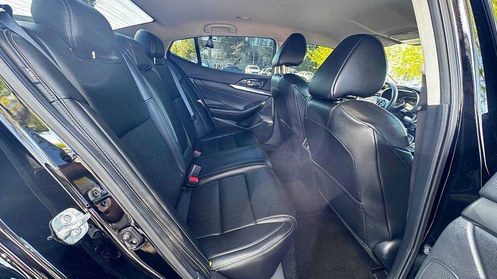 Nissan Maxima 2019