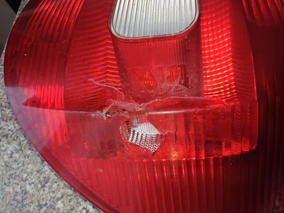 Фонарь задний правый Skoda Yeti под восстановление