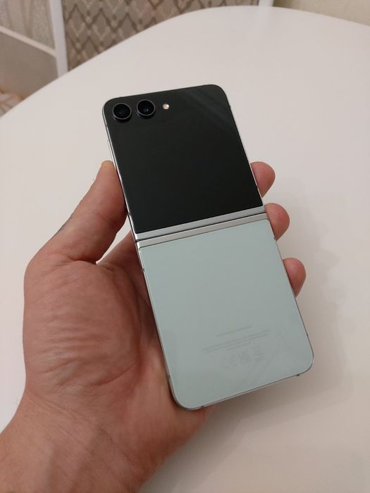 Samsung Galaxy Flip 5 8/512