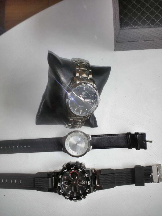 3 relogios indiferenciados