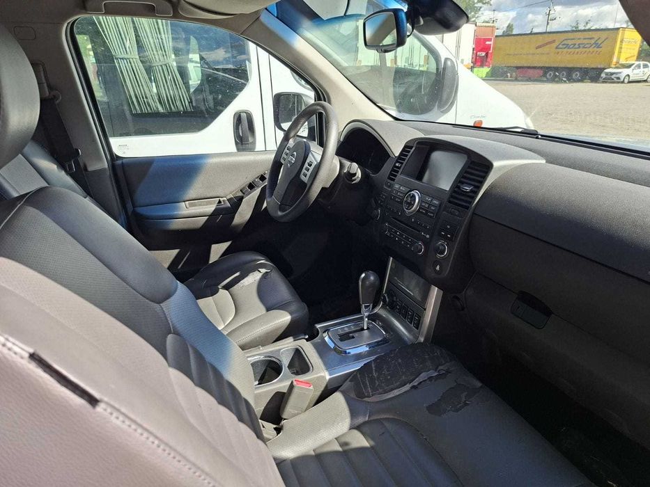 Nissan Pathfinder 2011