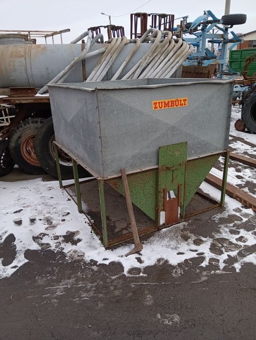 Zasyp do zboża lej zbiornik na zboże trociny materiały sypkie  do work