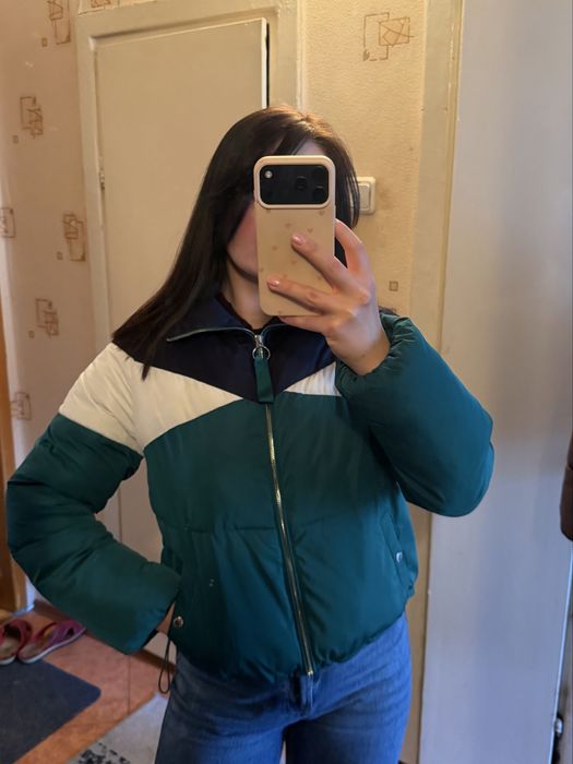 Куртка жіноча Bershka