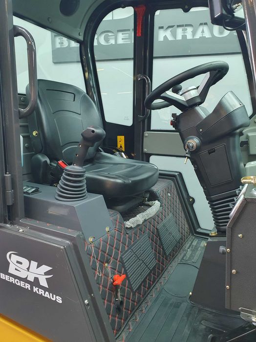 Ładowarka kołowa z kabiną Berger Kraus BK906 silnik Perkins Euro 5