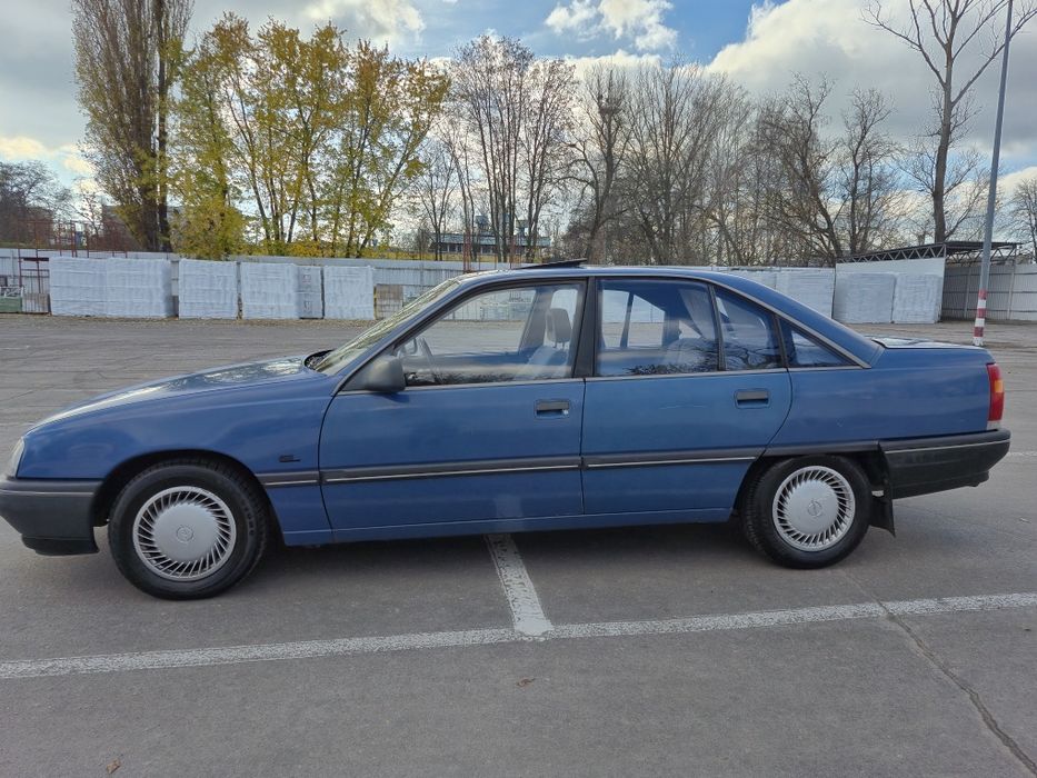 Опель омега 1.8  Opel Omega