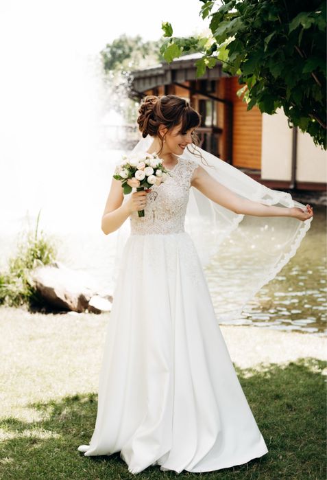 Неймовірна весільна сукня