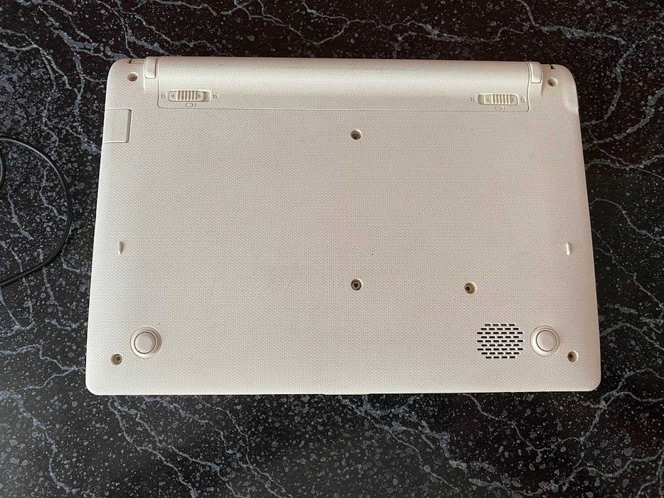 Нетбук Asus  eee pc