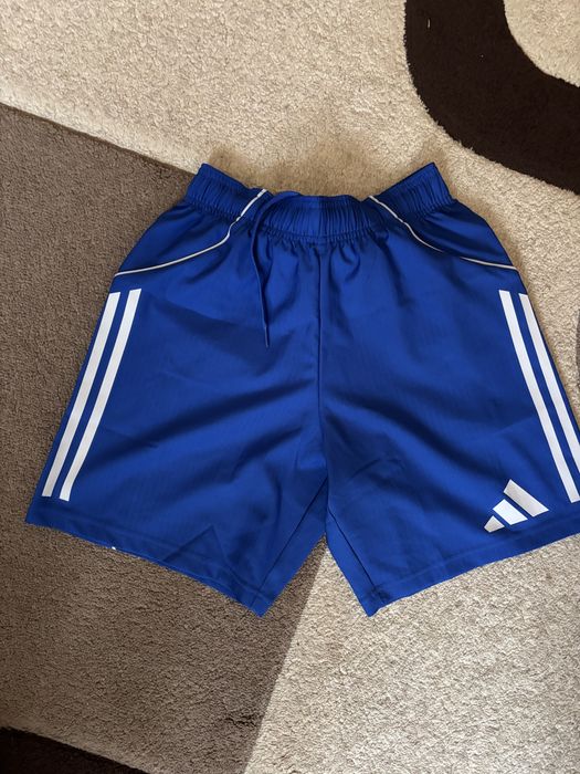 Продам шорти адідас новоі колекції!