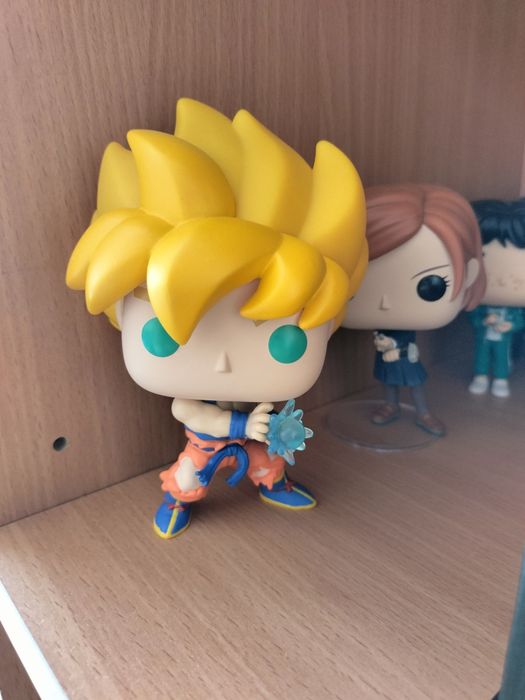 Funko pop goku  e esfera do dragão