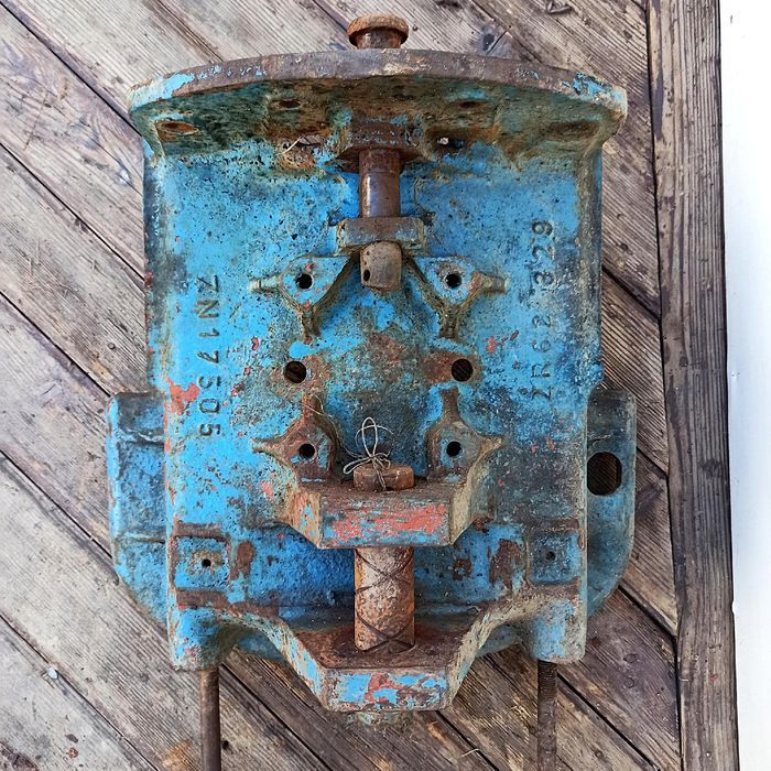 Stary wspornik mocowanie osi kołyska Zetor K 25