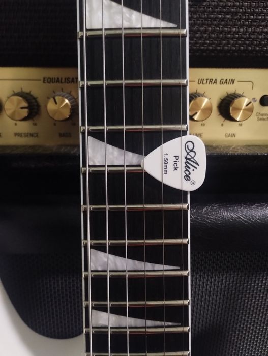 Jackson JS22 Dinky Arch Top White