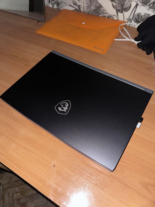 Продаю ноутбук MSI