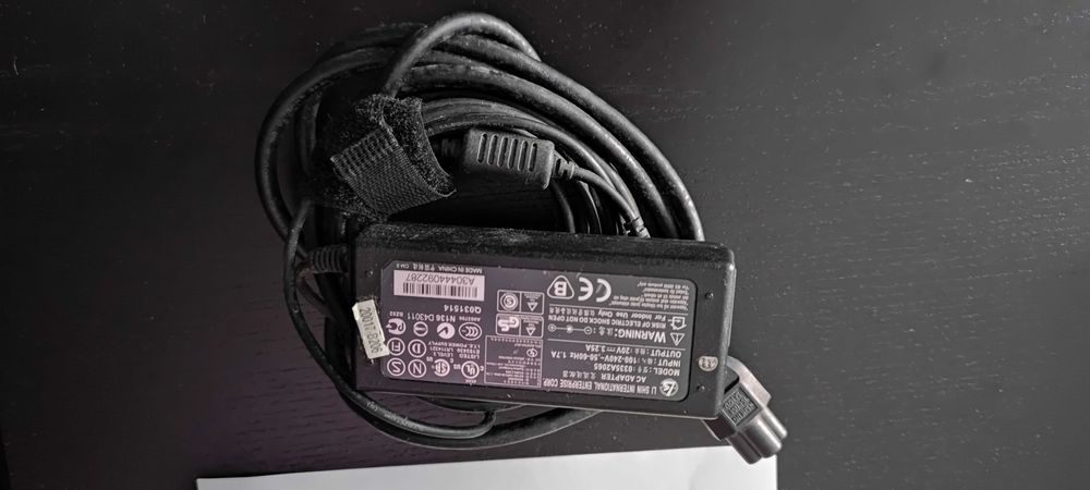 Carregador Fujitsu 20v