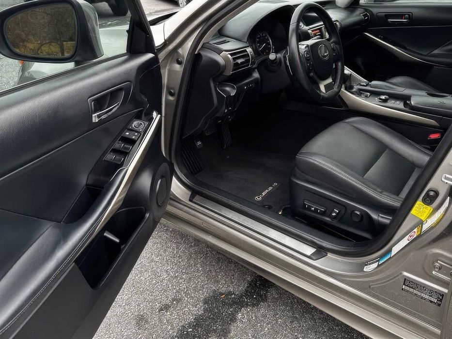 Lexus IS 250      2015