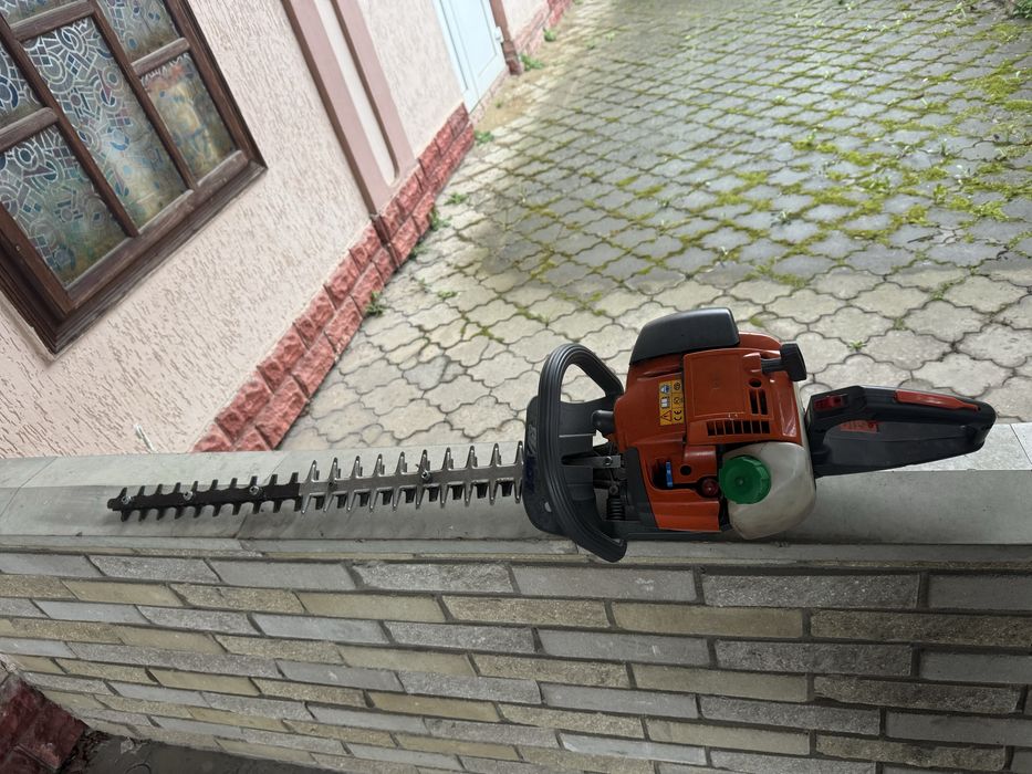 Кущоріз бензиновий Husqvarna