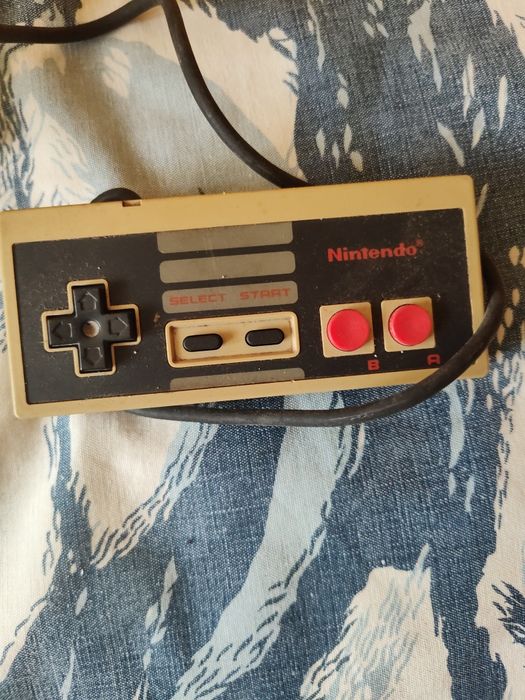 Nintendo NES Anos 80 + Super Mario Bros + Robô R.O.B. (Edição Colecionador)