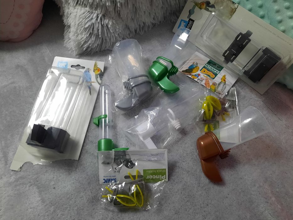 Akcesoria dla papug, ptaków, poidełka i inne