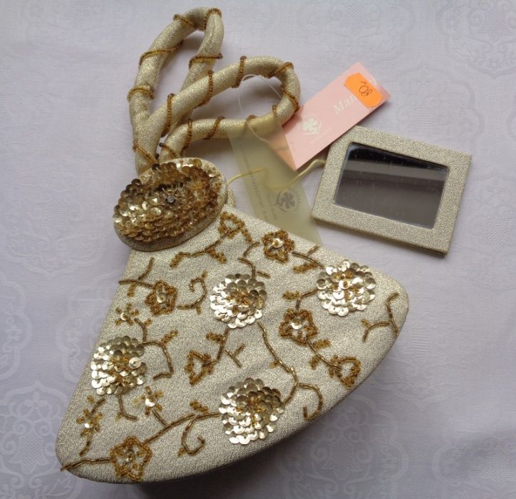 Malutka Torebka Wizytowa haftowana złotą nitką