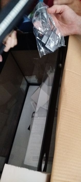 Aquario com iluminação de 68litros.