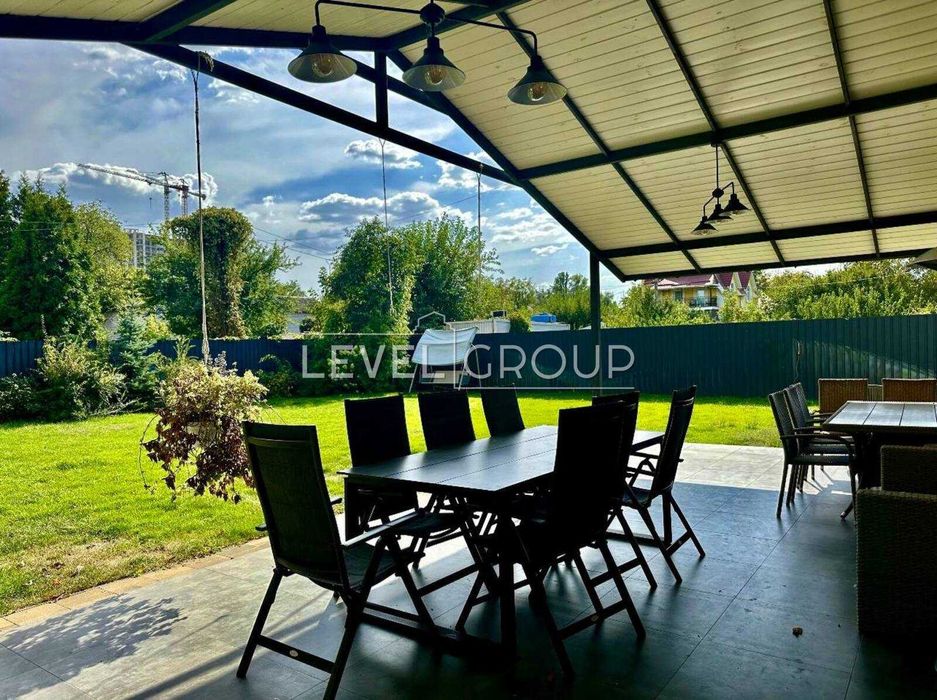 Продається сучасний будинок з якісним ремонтом у Русанівських садах