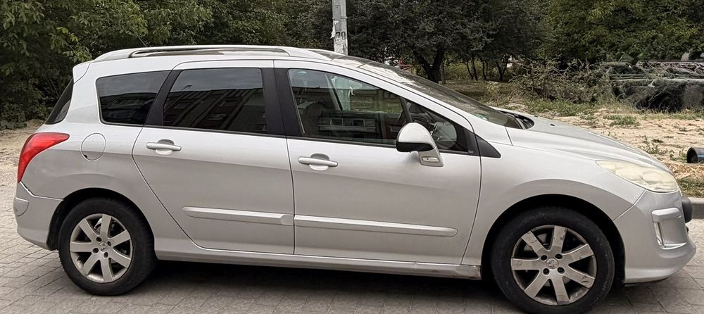продам Пежо 308 терміново