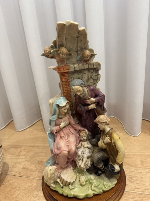 Peças decorativas em cerâmica religiosas
