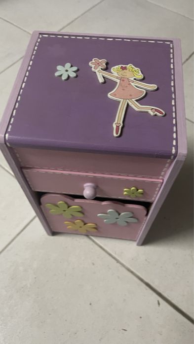 Brinquedo caixa de arrumaçao ou decoracaocriança