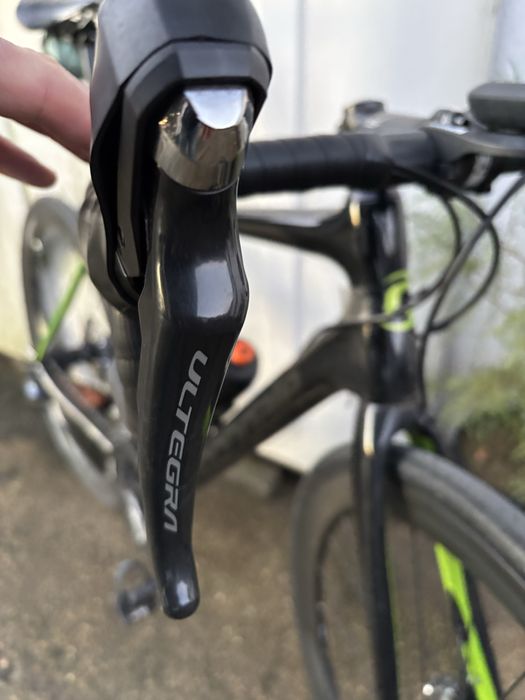 Bicicleta cannondale synapse carbono com rodas zipp303s