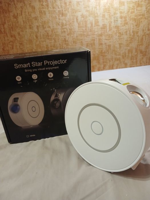 Лазерний проектор зоряного неба і галактики Smart Star Projector
