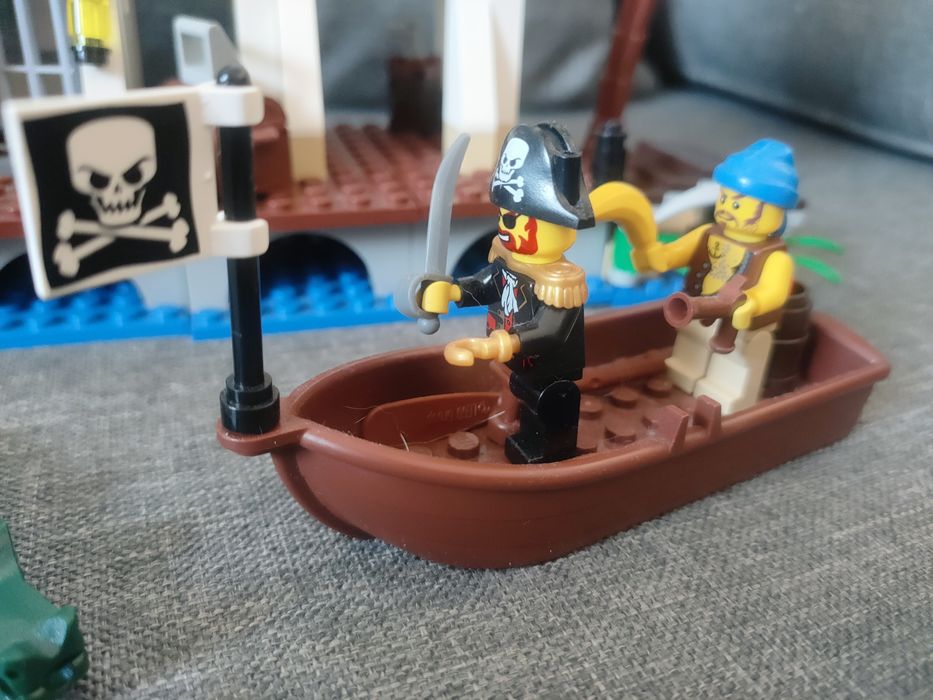 LEGO Pirates 6242 Soldiers Fort