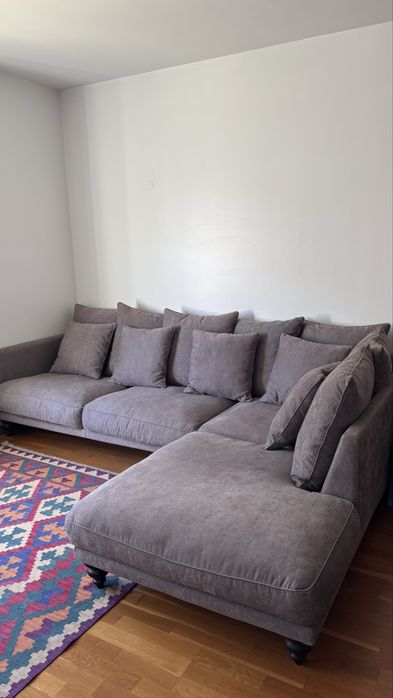 Sofá de canto cor cinzenta
