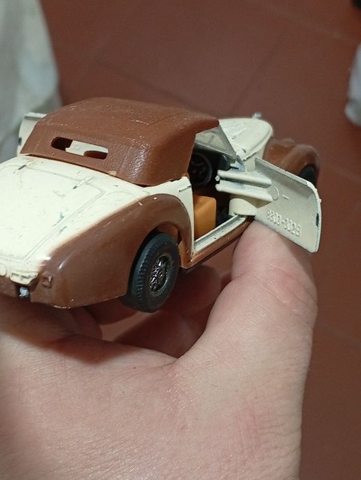 Carro Antigo Pequeno para colecção