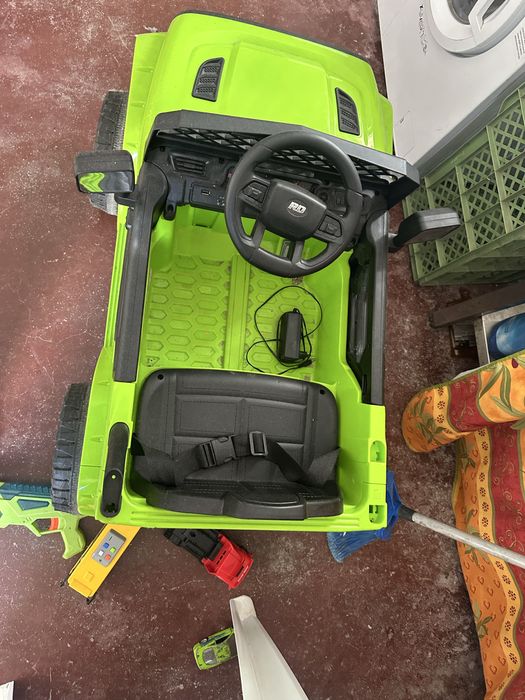 Jipe crianca a bateria