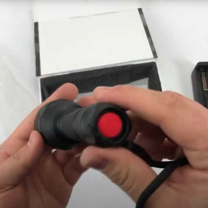 Тактический подствольный фонарь с креплением на ружье и выносной кнопк