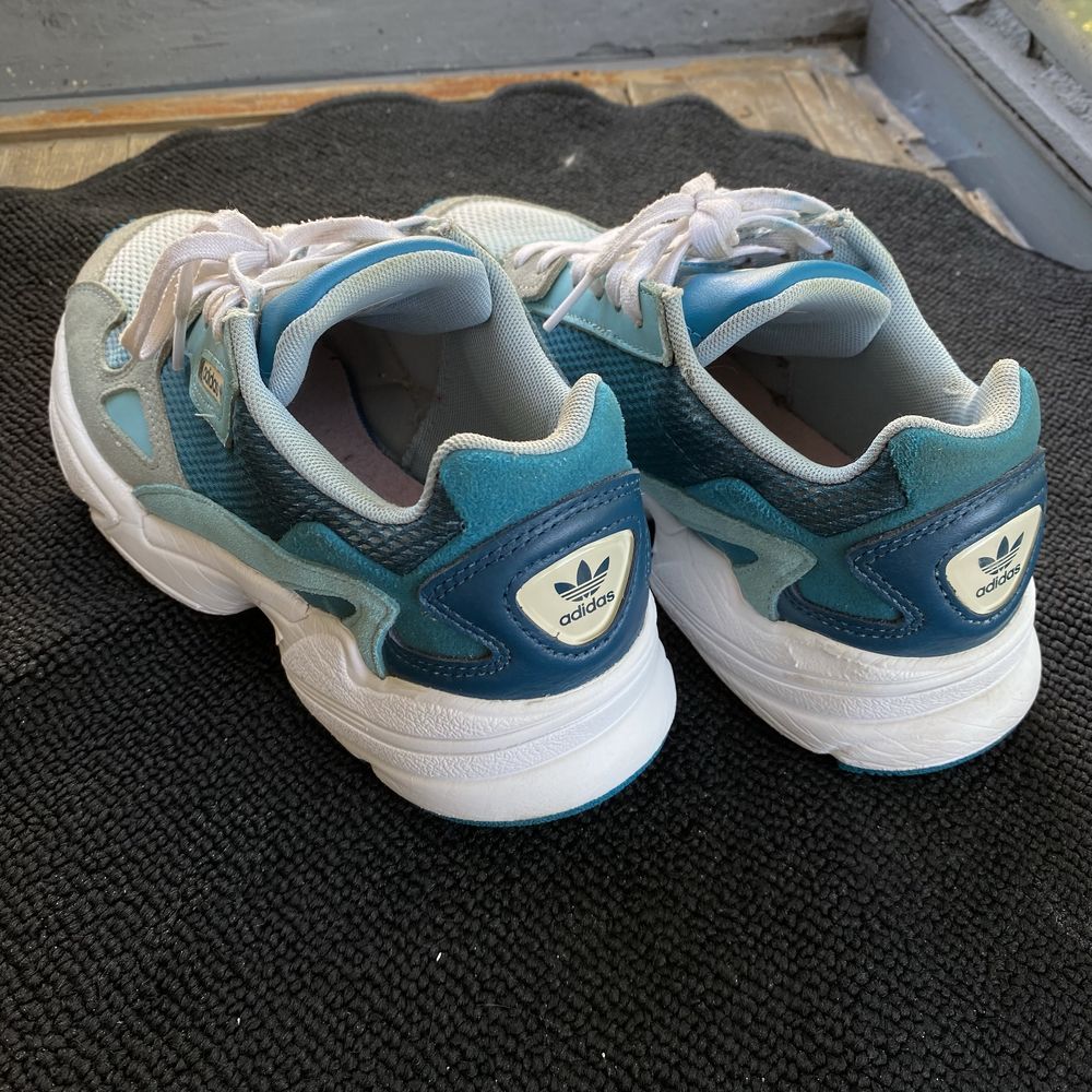 Adidas falcon blue 600 Olx