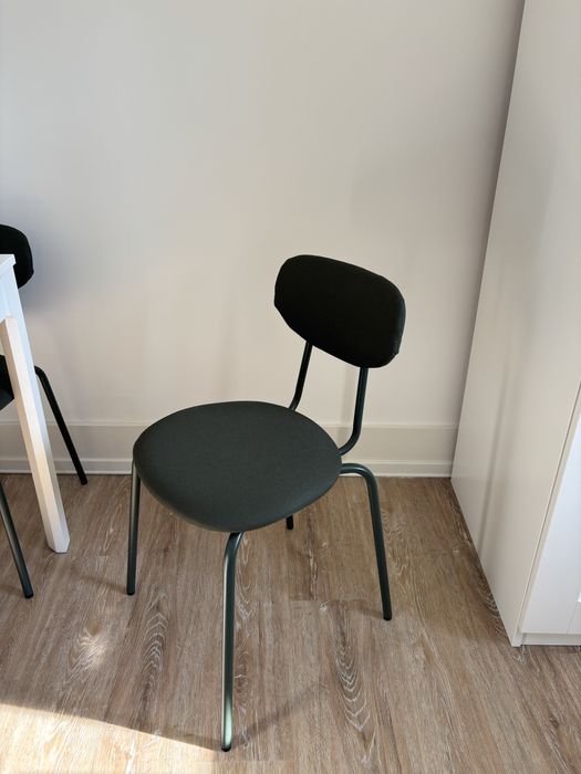 Mesa extensível IKEA VILHAS + 4 cadeiras SANDSBERG (verde escuro)