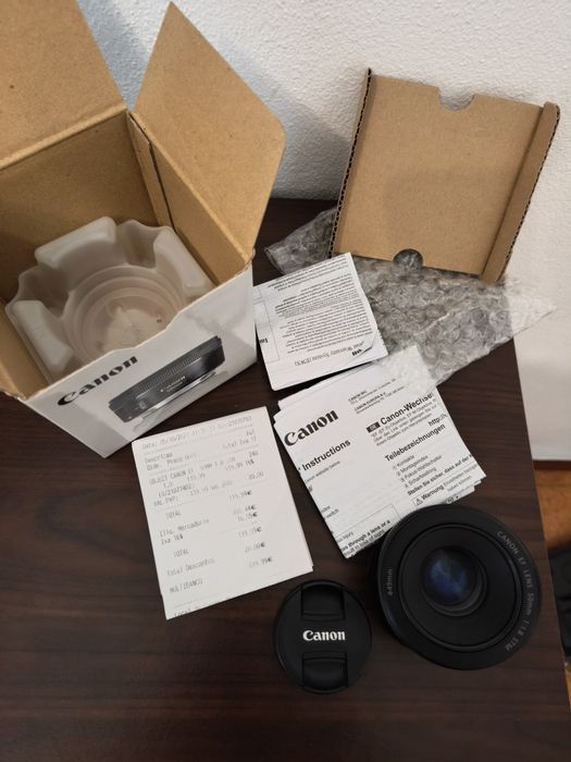 Canon EF 50mm f/1.8 STM – Caixa e documentação