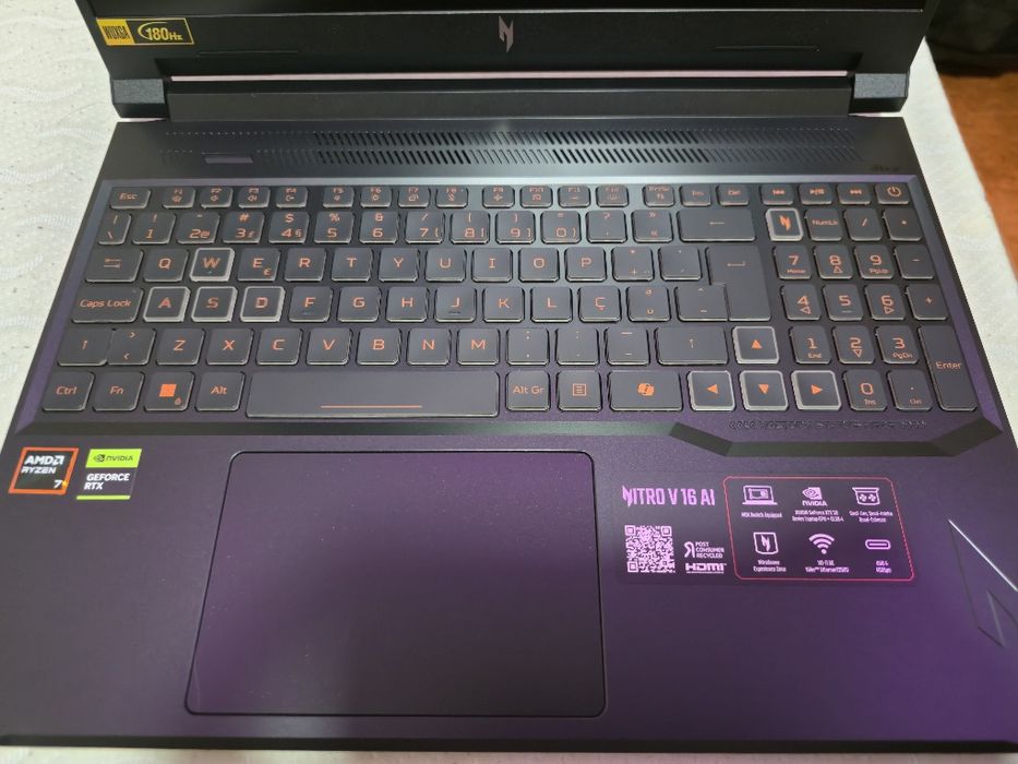 Acer Nitro ANV16-42-R0UV