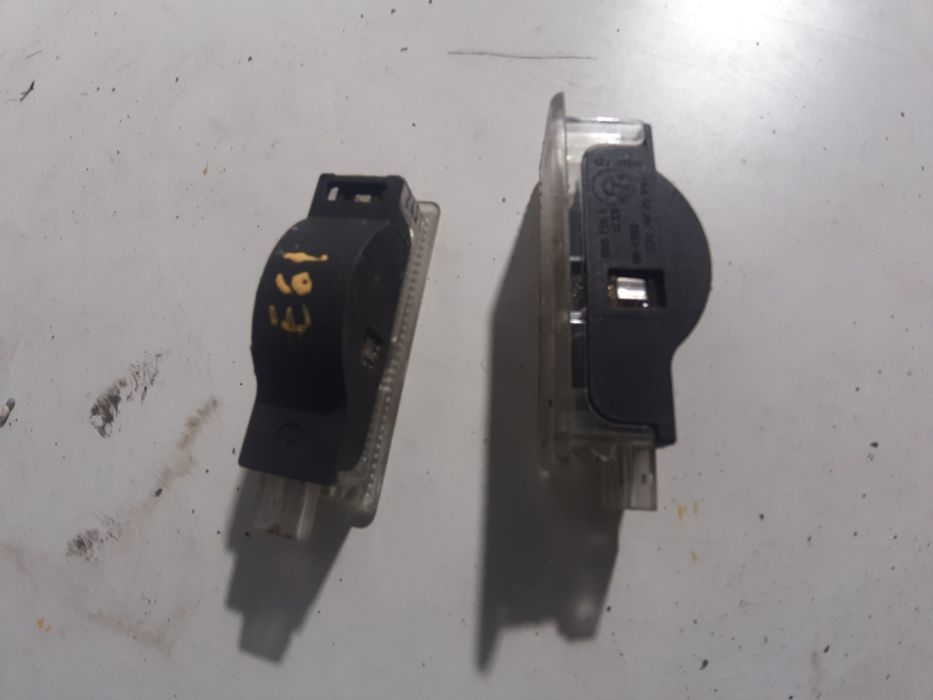 BMW E60 E61 lampki wnętrza boczków drzwi przód oświetlenie