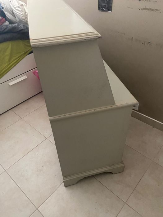 Escrivaninha para levantar